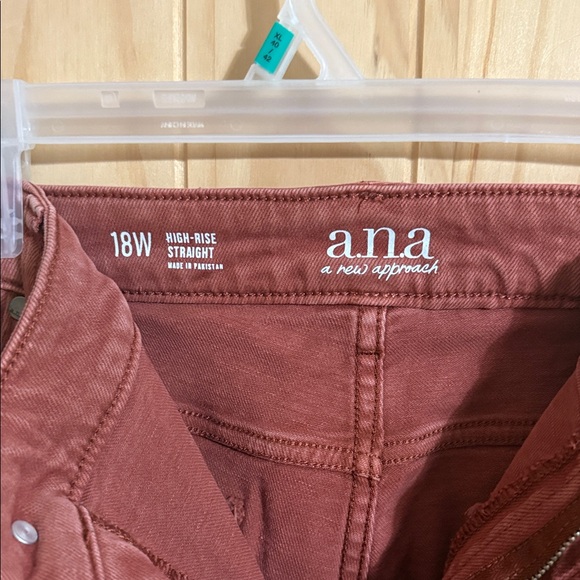 a.n.a a new approach High Rise Straight Women's Jeans in Rust - Picture 2 of 4